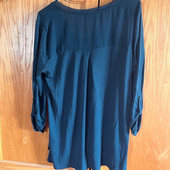 5/$25 -  - Medium top *read - Picture 8 of 12